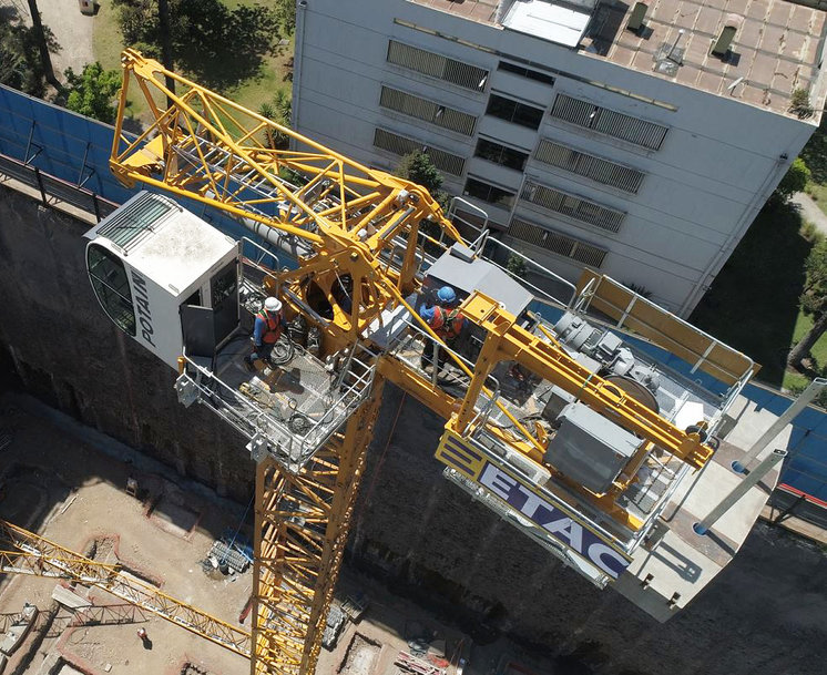 South American company Grúas y Equipos Cruz del Sur overcomes space-restricted urban jobs with Potain MCH 125